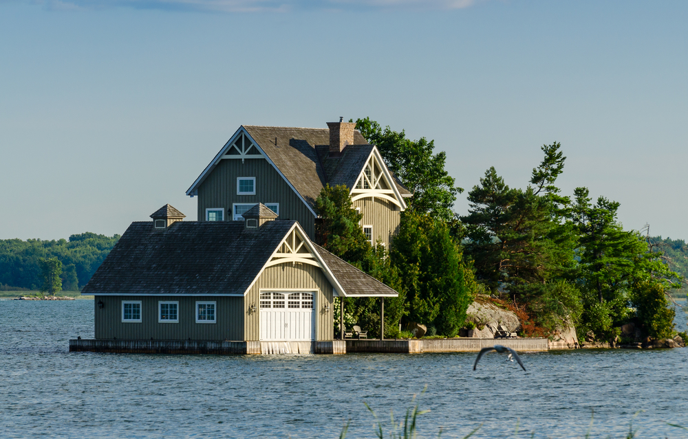 Combining Floating Docks and Boat Lifts for Seamless Access